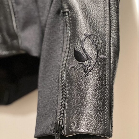 NEW Bilt for Women Motorcycle jacket. Black leather.  Size 4 US​ - Picture 5 of 5